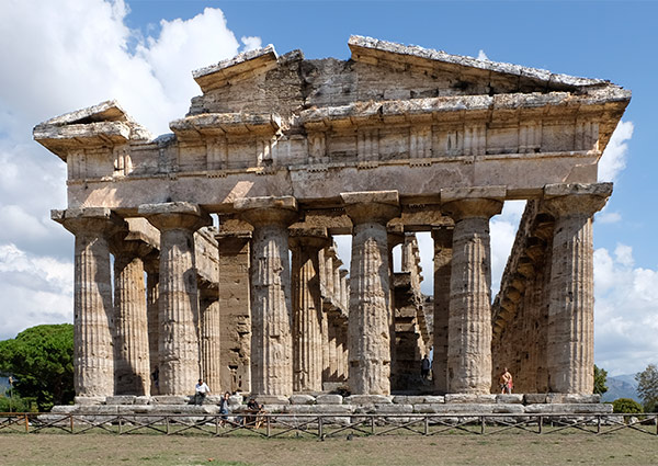 Griechischer Tempel von aussen